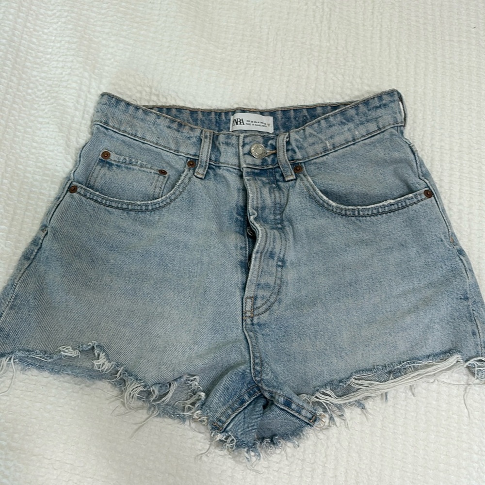 Zara Size 4 Jean shorts